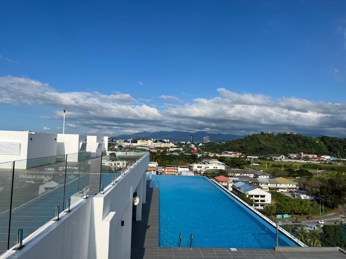 Arusuites Tanjung Aru Kota Kinabalu - Laxzone Suite Exterior photo
