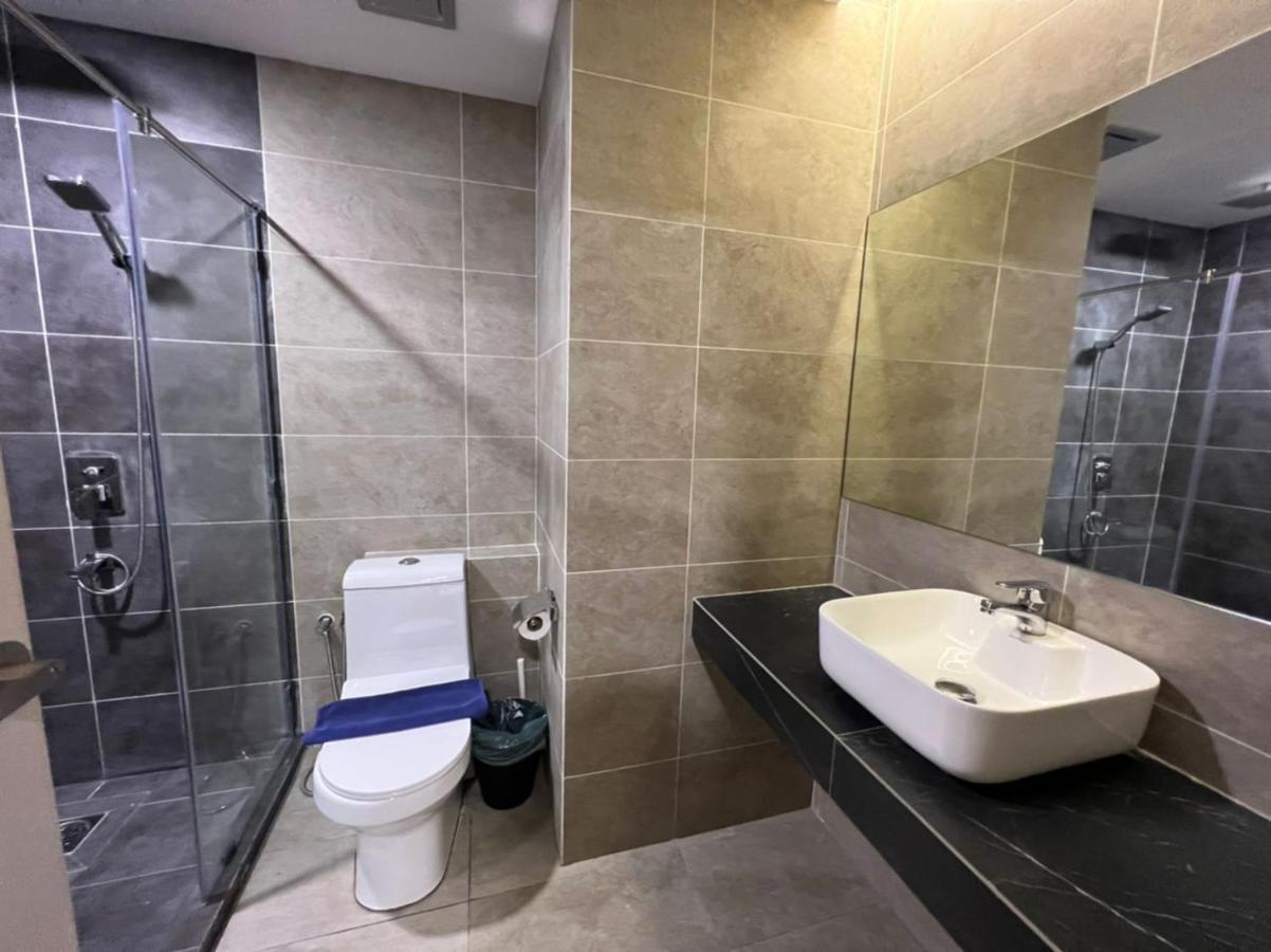 Arusuites Tanjung Aru Kota Kinabalu - Laxzone Suite Exterior photo